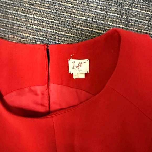 The LOFT by Ann Taylor red pleated dress with back peep hole zipper/button - Picture 3 of 6